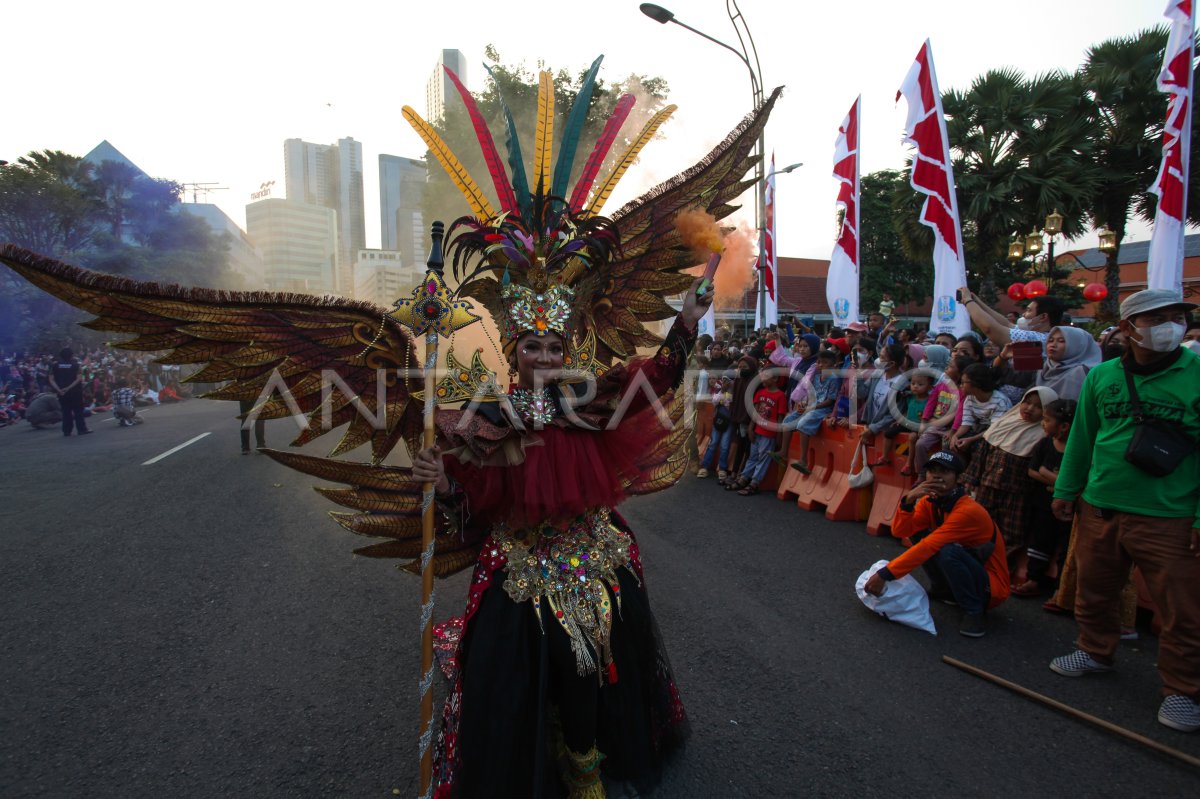 Pawai Bunga Dan Budaya Di Surabaya ANTARA Foto