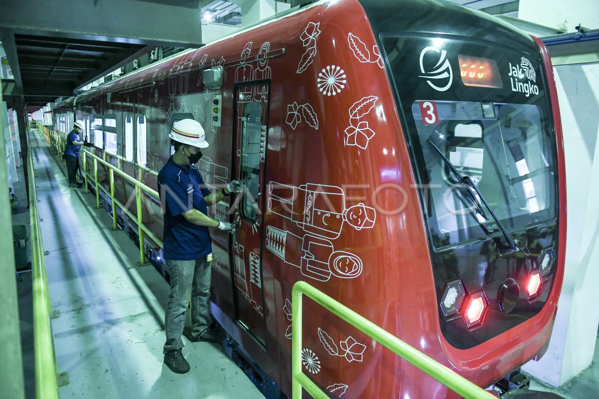 Perawatan Kereta Lrt Jakarta Antara Foto