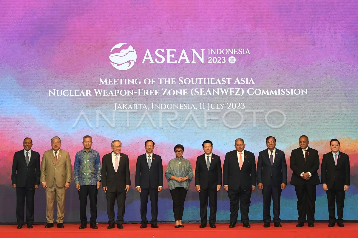 Sesi Foto Grup Pertemuan Menteri Luar Negeri Asean Antara Foto