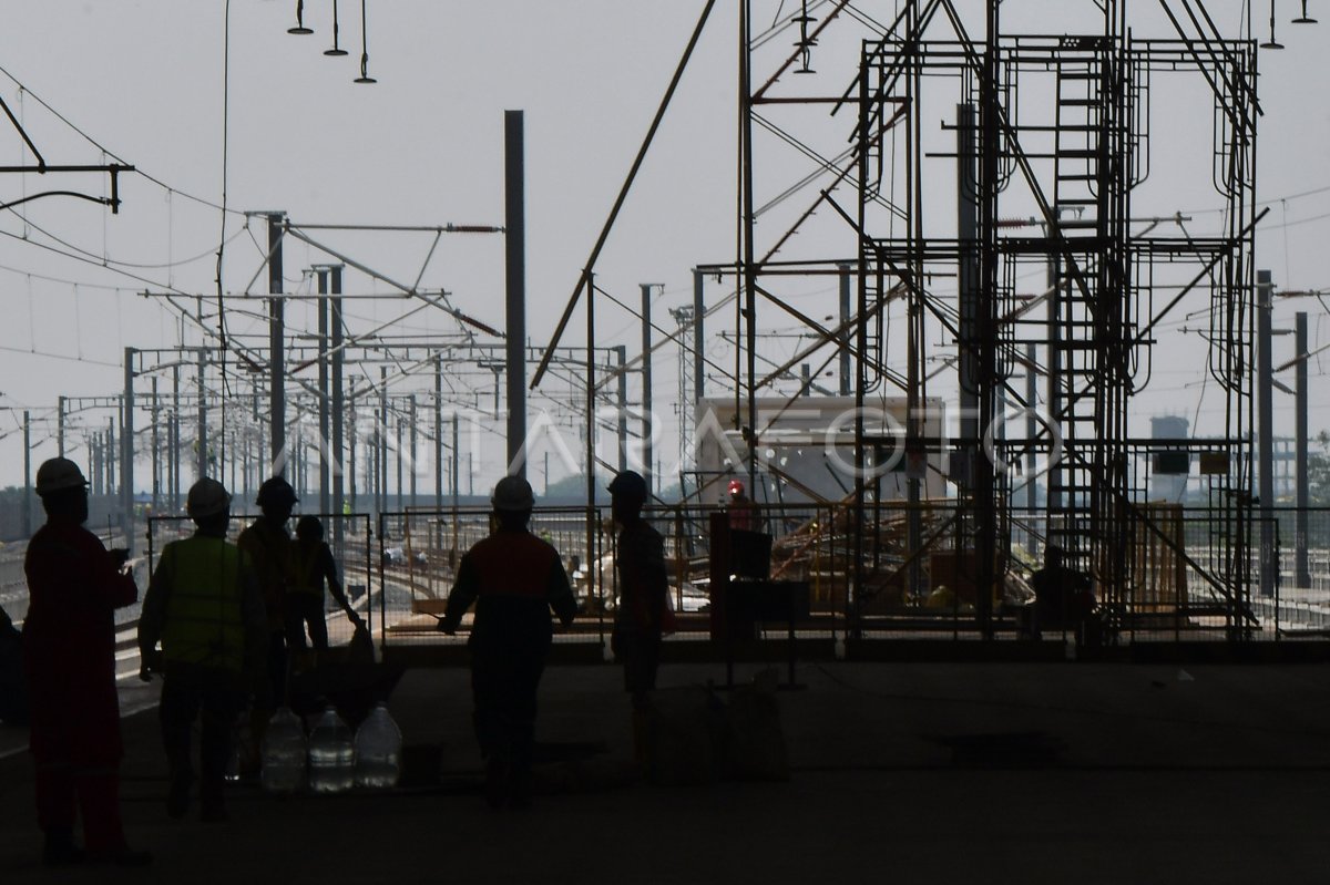 Pembangunan Stasiun Kcjb Halim Antara Foto