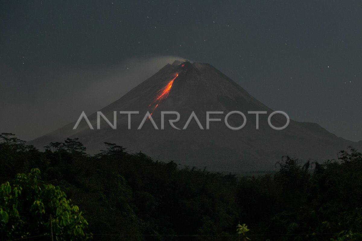 Aktivitas Gunung Merapi ANTARA Foto