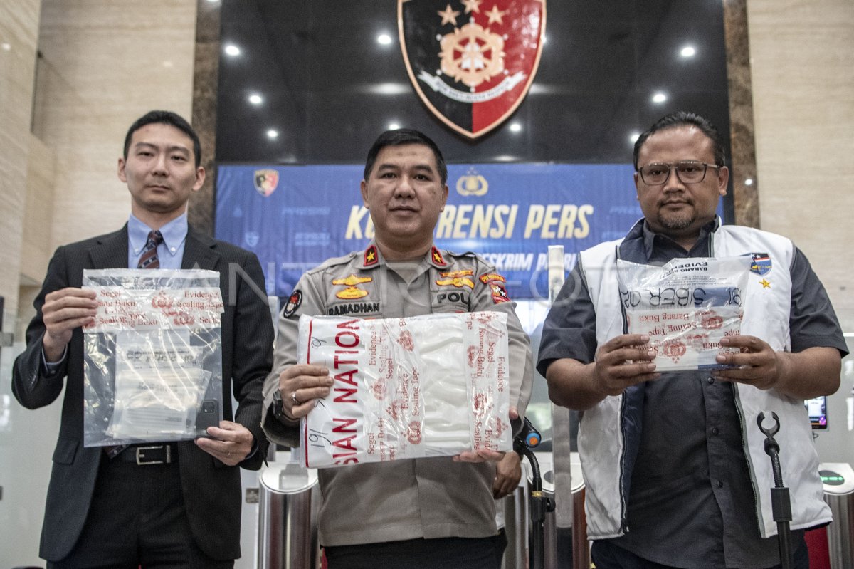 Pengungkapan Kasus Peretasan Kartu Kredit ANTARA Foto