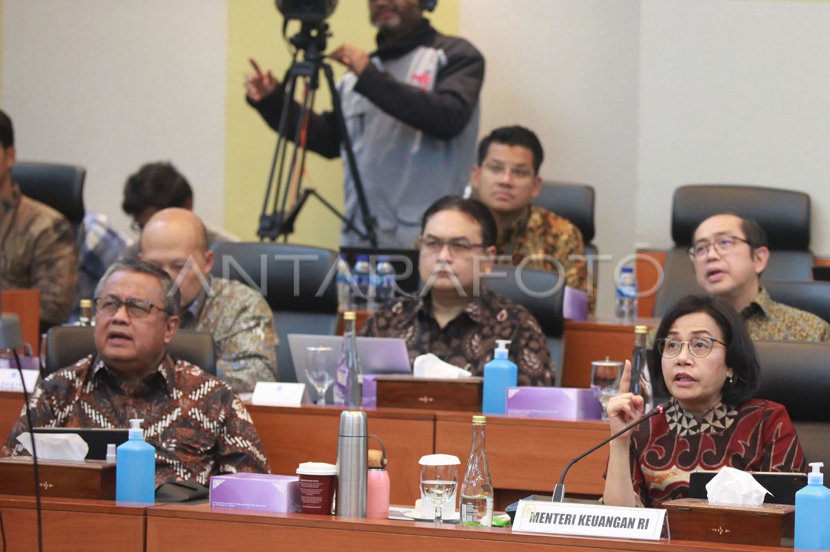 Raker Banggar DPR Dengan Menkeu Dan BI ANTARA Foto