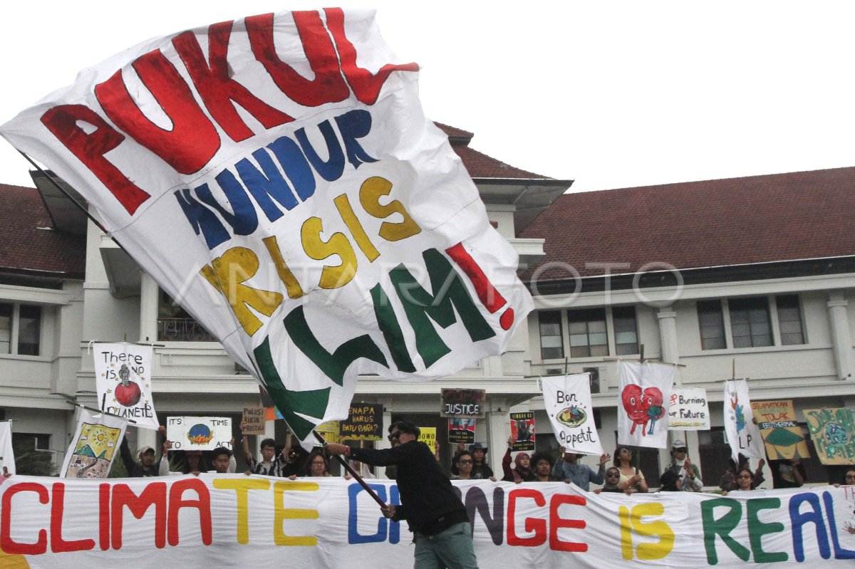 Aksi Global Climate Strike Di Malang ANTARA Foto