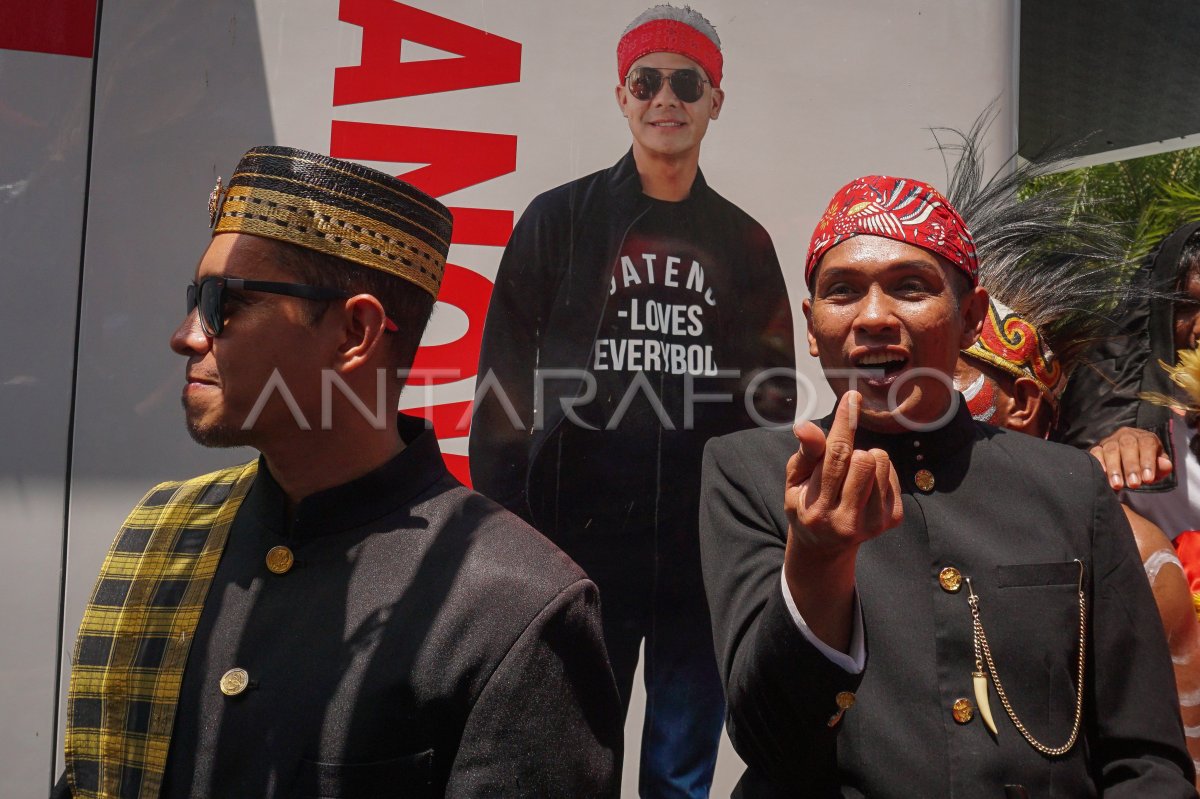 Ganjar Mahfud Daftar Pilpres Di Kpu Antara Foto