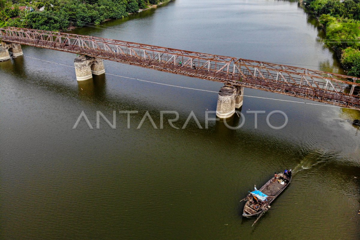 Kondisi Jembatan Peninggalan Belanda Di Tuban ANTARA Foto