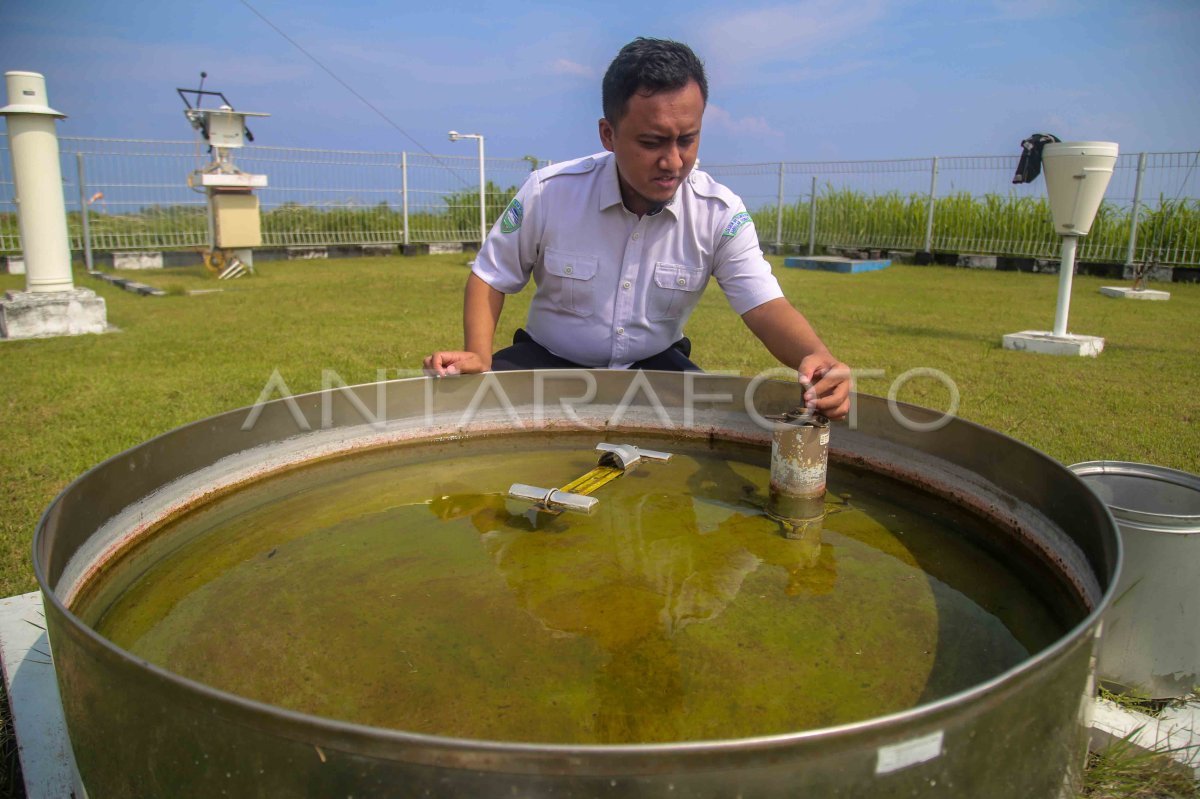 Perkiraan Puncak Musim Hujan Antara Foto