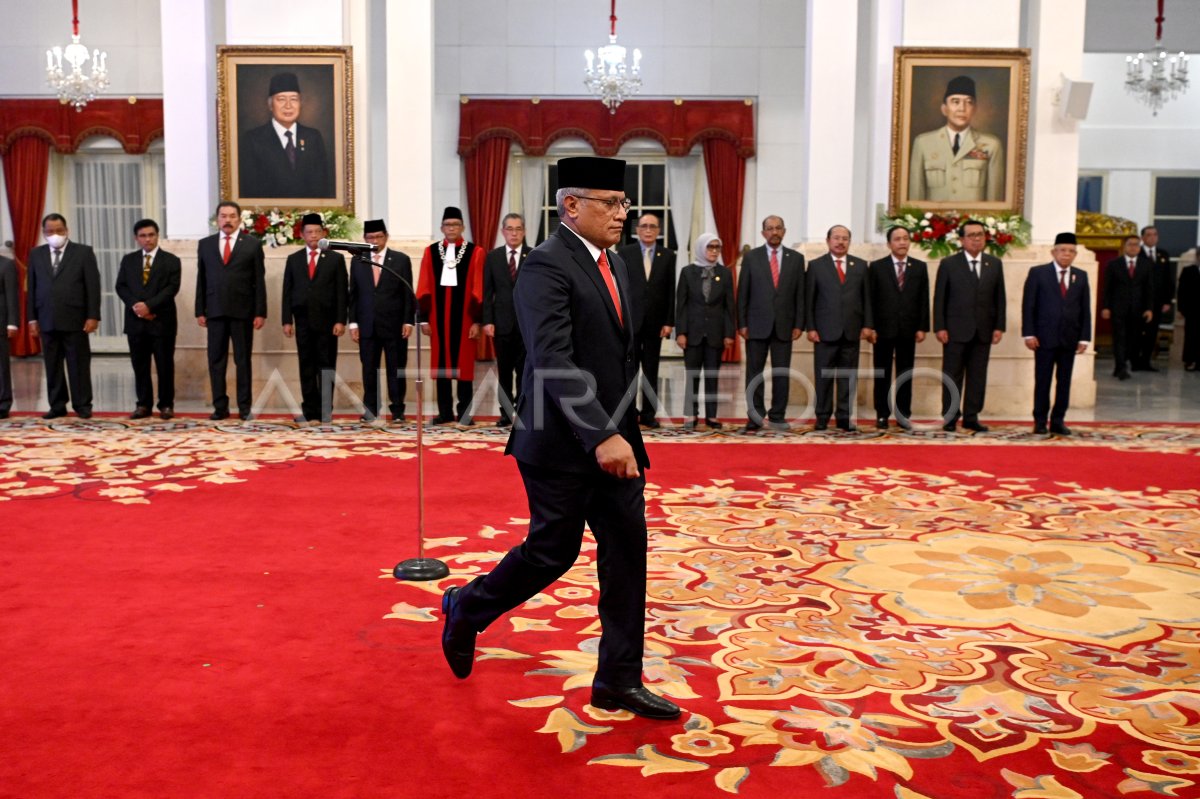 Presiden Jokowi Lantik Kepala Bnn Marthinus Hukom Antara Foto