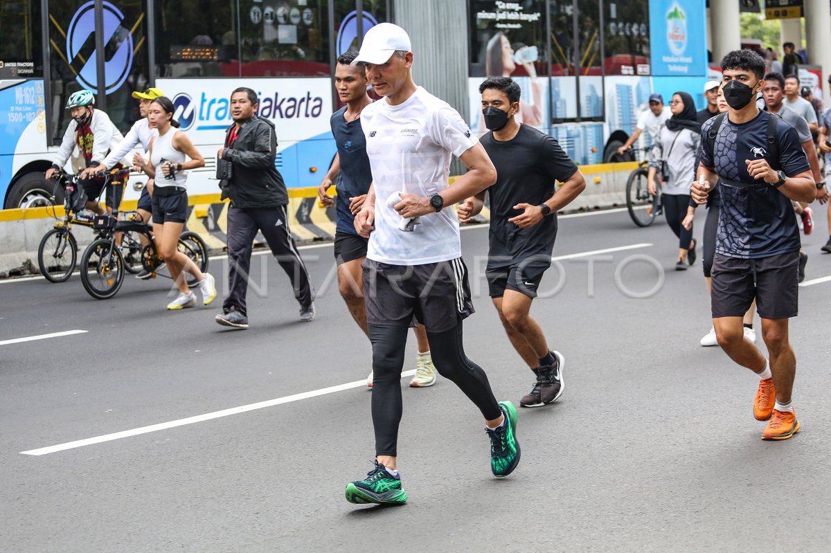 Ganjar Pranowo Berolahraga Di Kawasan Sudirman Antara Foto