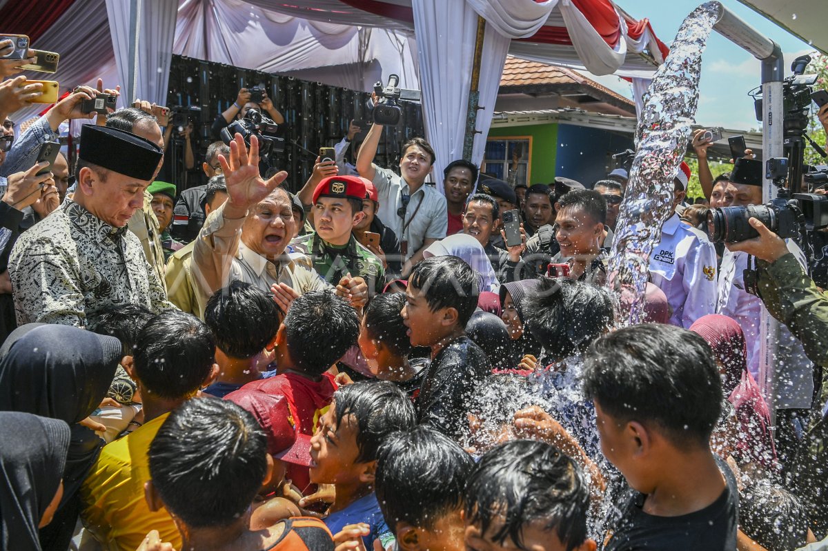 Prabowo Resmikan Proyek Bantuan Air Bersih Di Kuningan Antara Foto