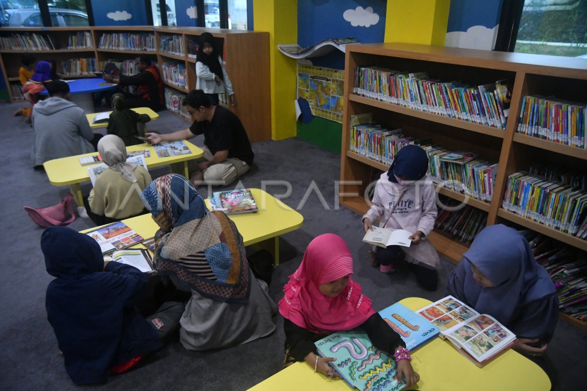 Meningkatkan Minat Baca Di Perpustakaan Kota Bogor Antara Foto