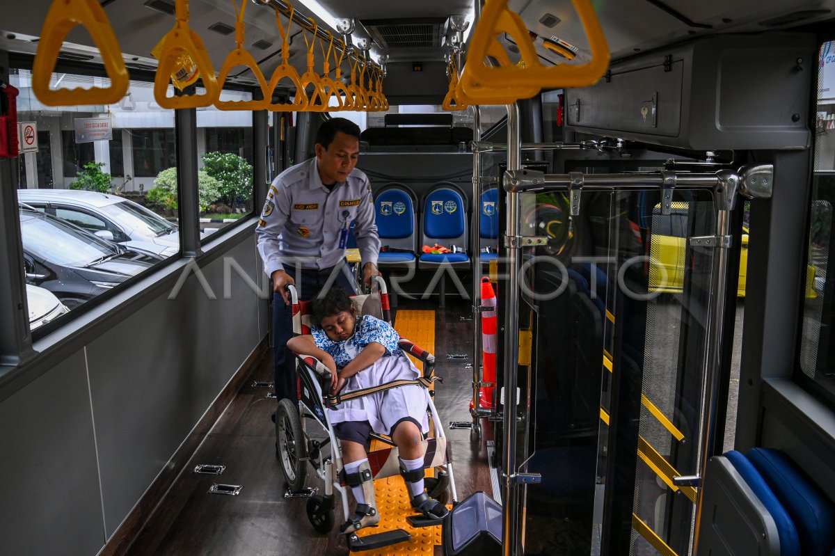 Bus Sekolah Khusus Disabilitas Di Jakarta Antara Foto