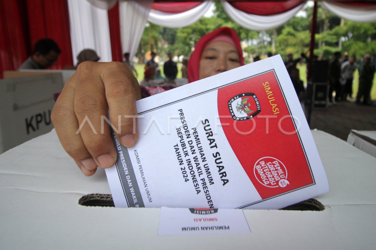 Simulasi Pemungutan Suara Pemilu 2024 Di Sidoarjo ANTARA Foto