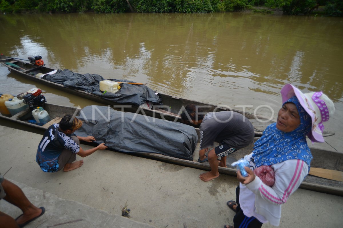 Transportasi Sungai Di Siberut Mentawai Antara Foto