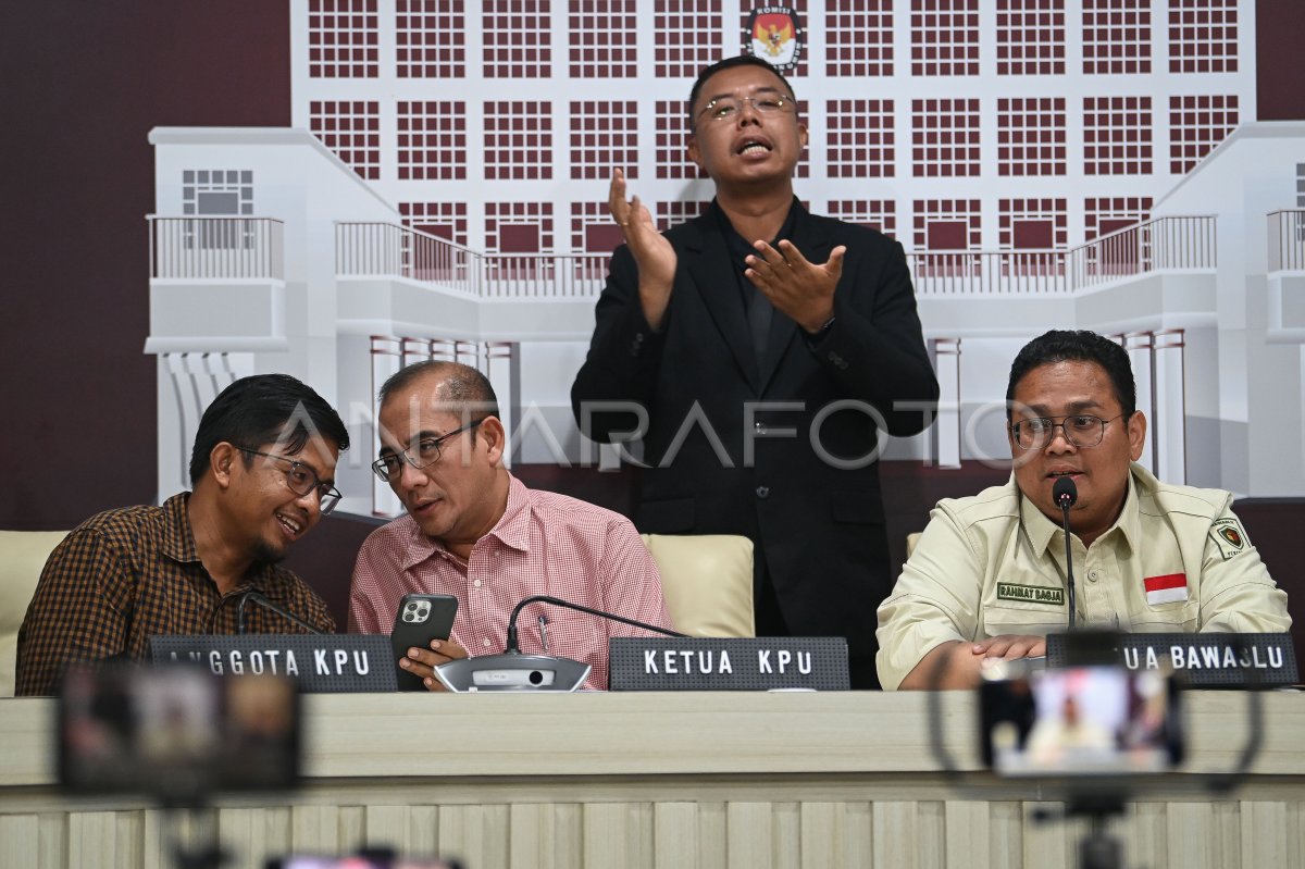 Perkembangan Rekapitulasi Suara Pemilu Antara Foto