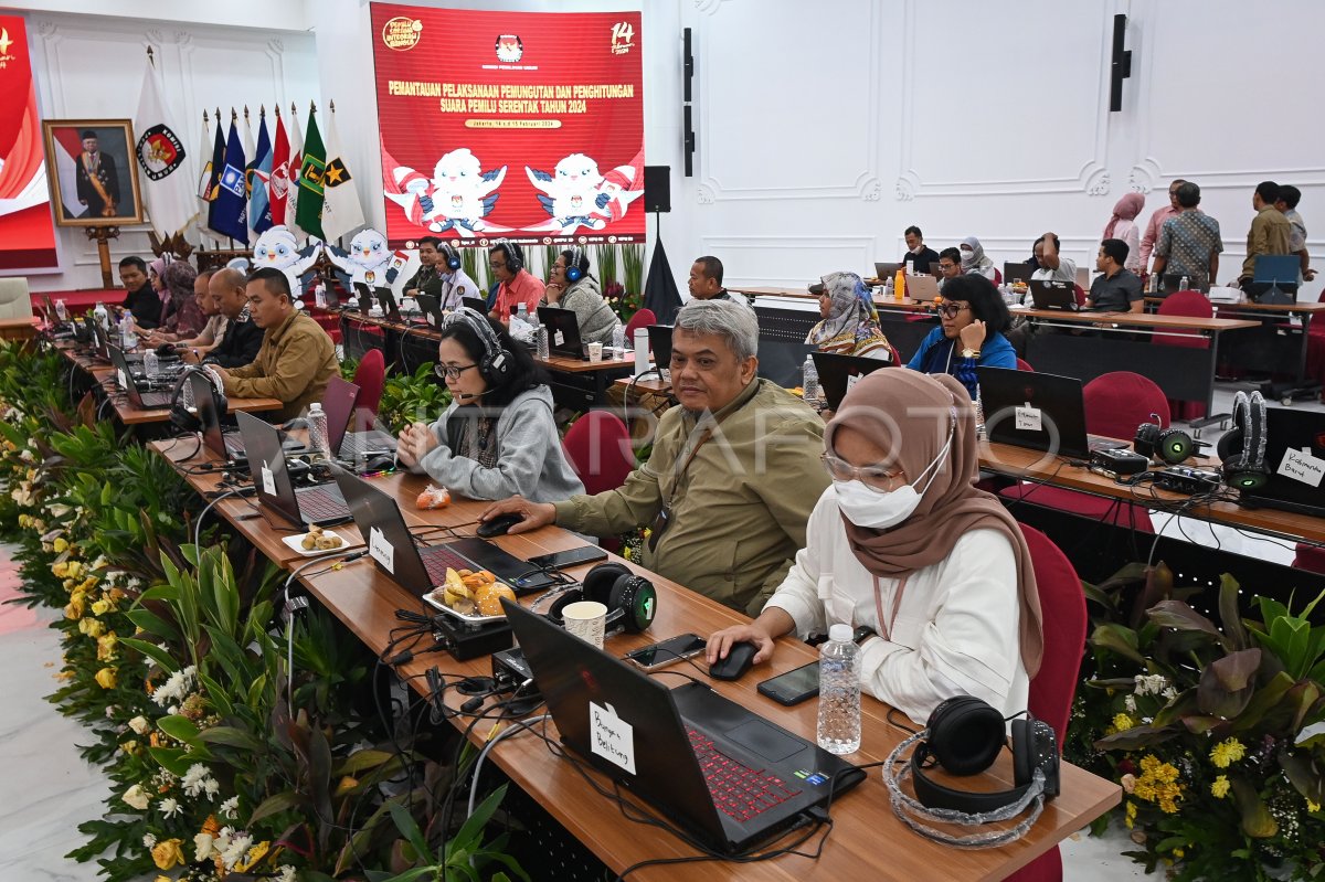 Suasana Supervisi Rekapitulasi Suara Pemilu Antara Foto