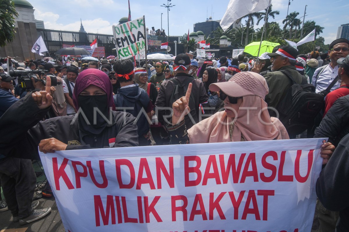 Unjuk Rasa Tolak Pemilu Curang Di Depan Parlemen ANTARA Foto