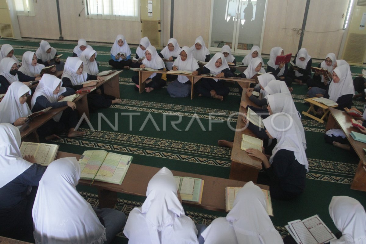 Kegiatan Ramadhan Di Lapas Perempuan Malang Antara Foto