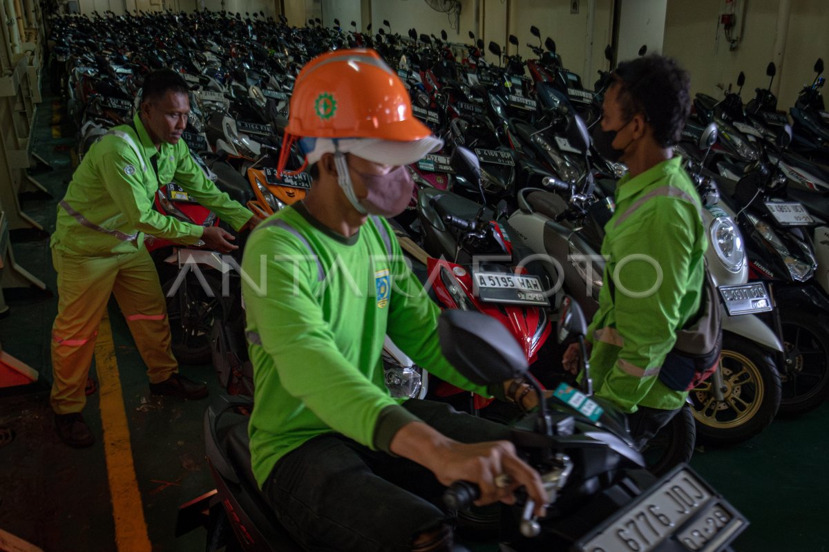 Pemudik Gratis Km Dobonsolo Tiba Di Semarang Antara Foto