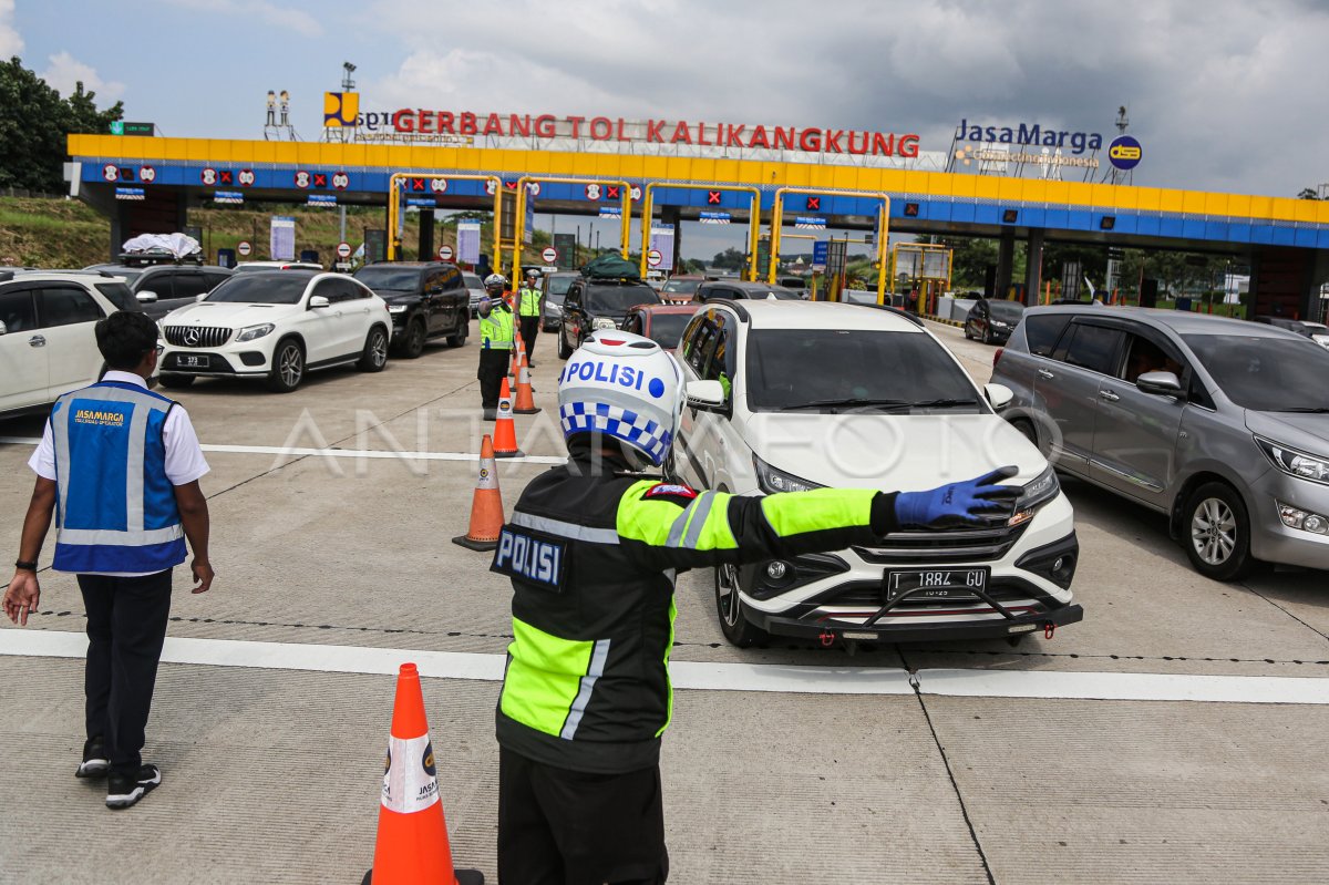 Sistem Satu Arah Arus Balik Di Tol Trans Jawa Antara Foto