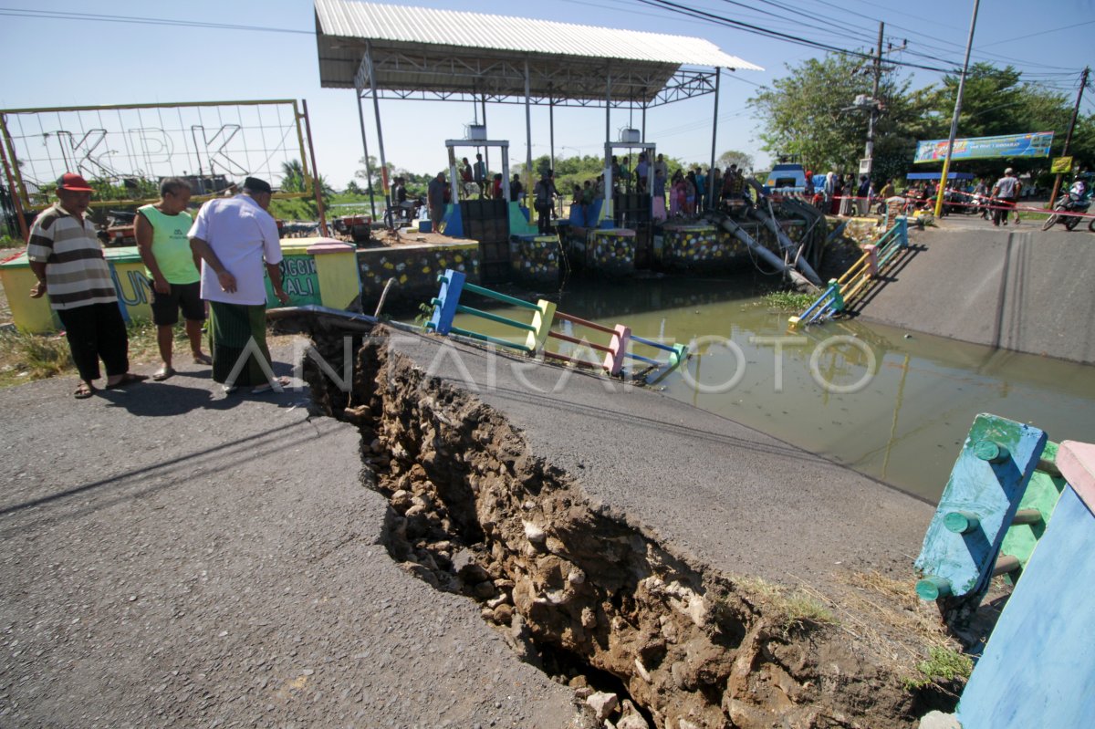 Jembatan Ambruk Di Sidoarjo ANTARA Foto