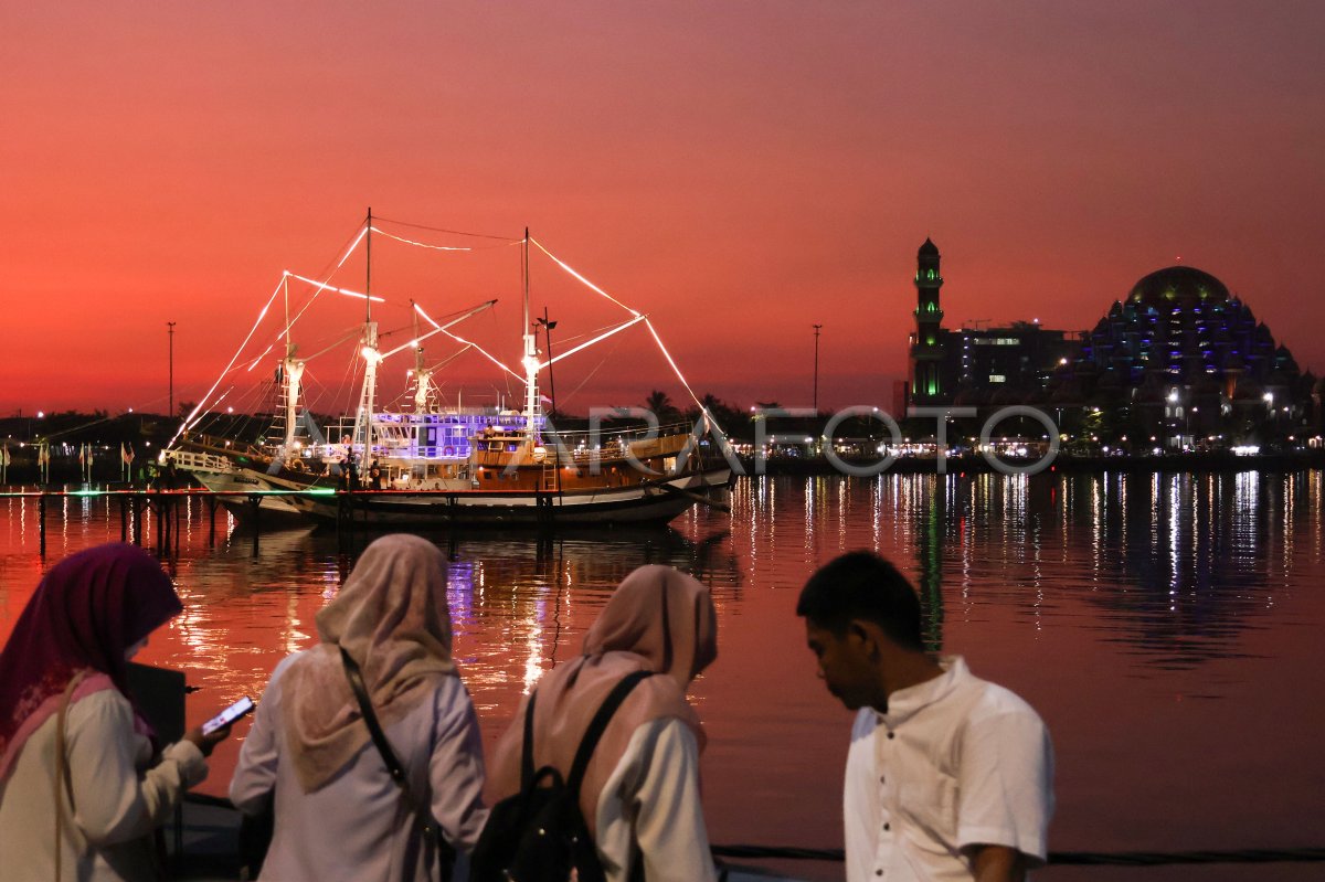 Kapal Pinisi Untuk Pembukaan F Makassar Antara Foto