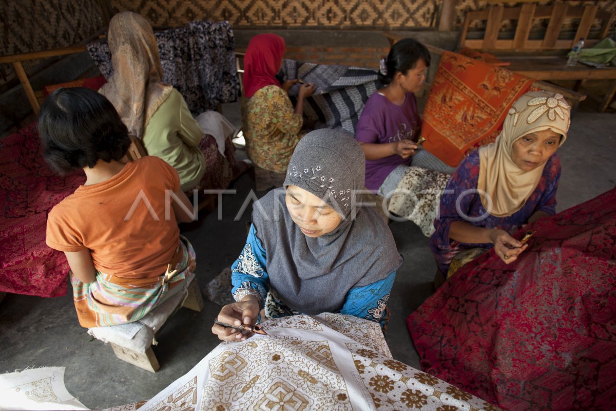 Kerajinan Batik Warna Alam Antara Foto