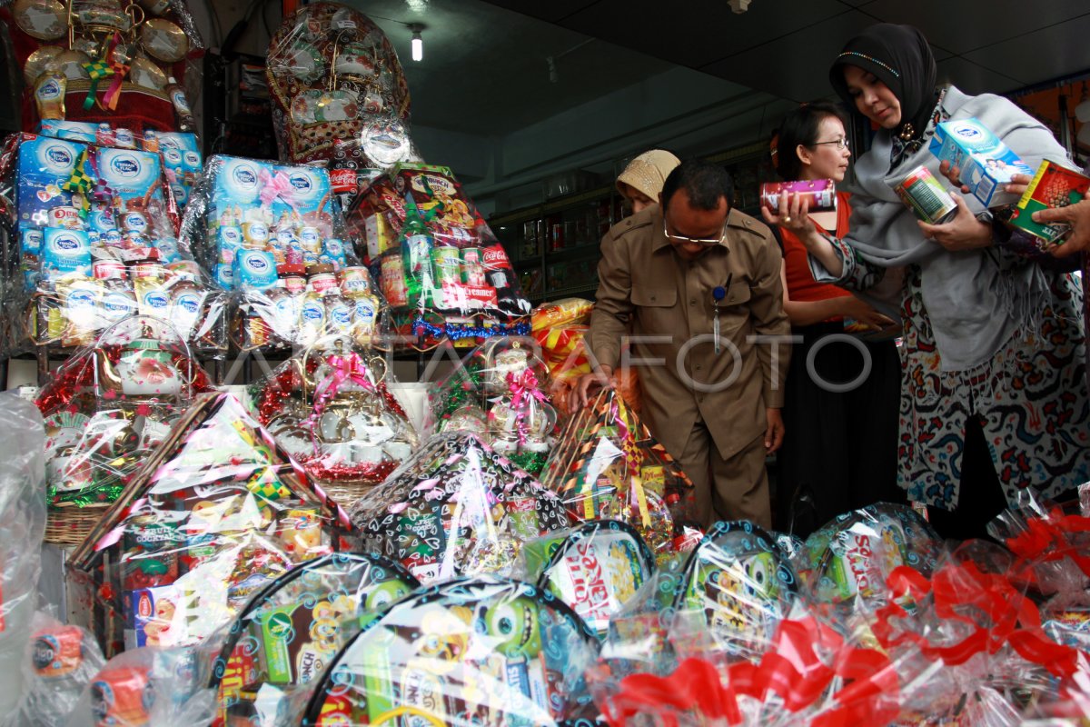 RAZIA PARCEL LEBARAN ANTARA Foto