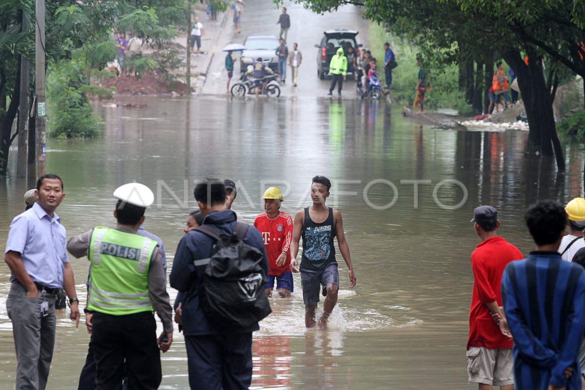 Banjir Rendam Tb Simatupang Antara Foto