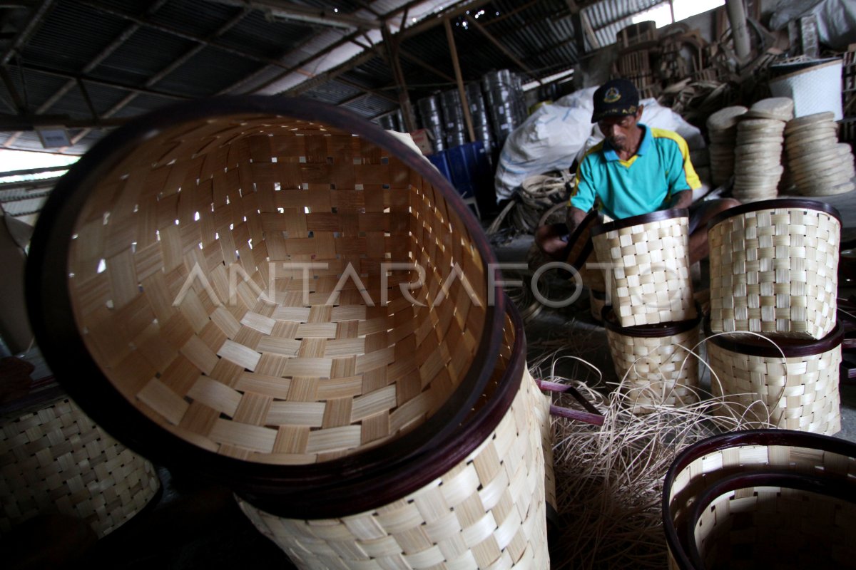 Kerajinan Bambu Antara Foto