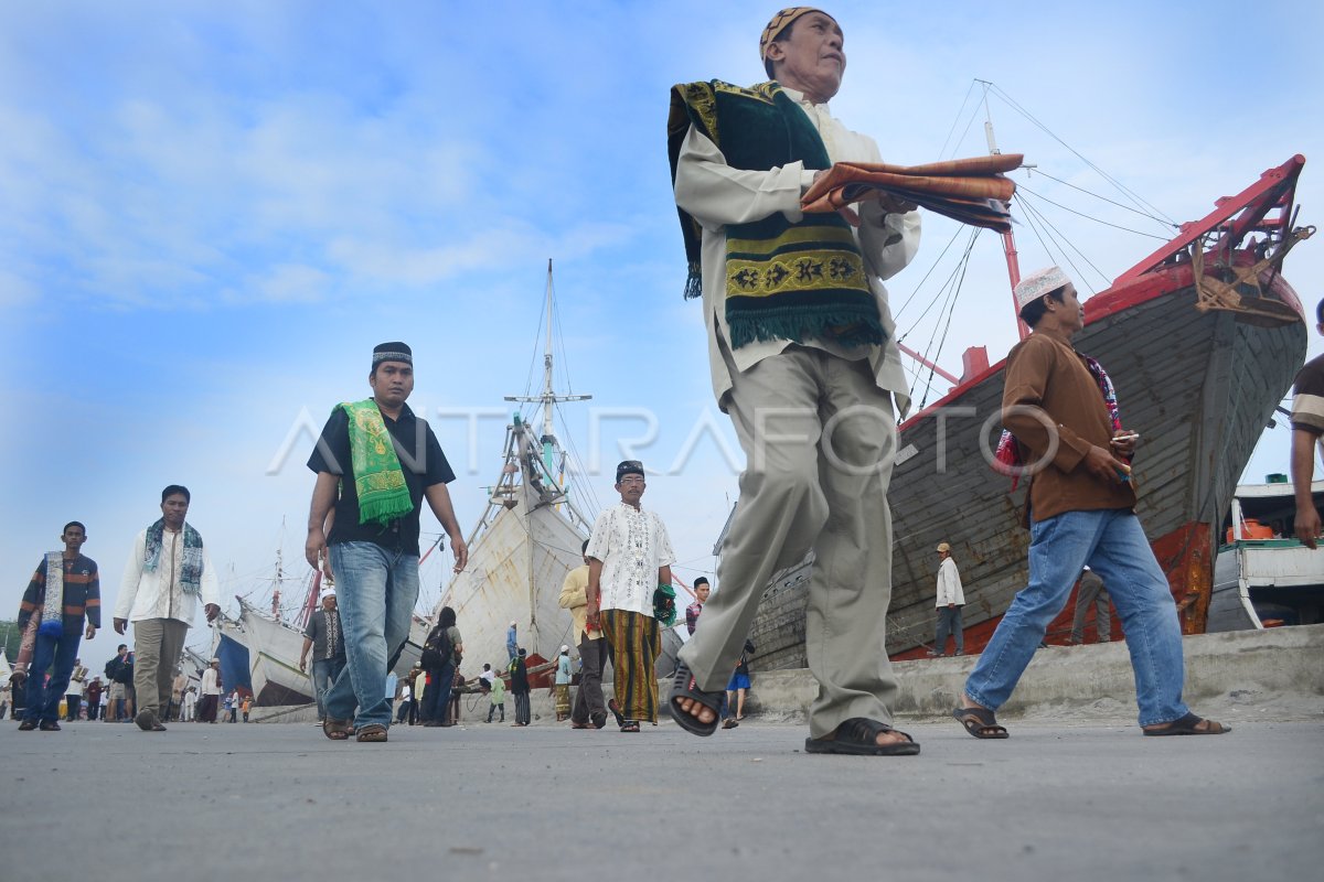 Salat Ied Pelabuhan Sunda Kelapa Antara Foto