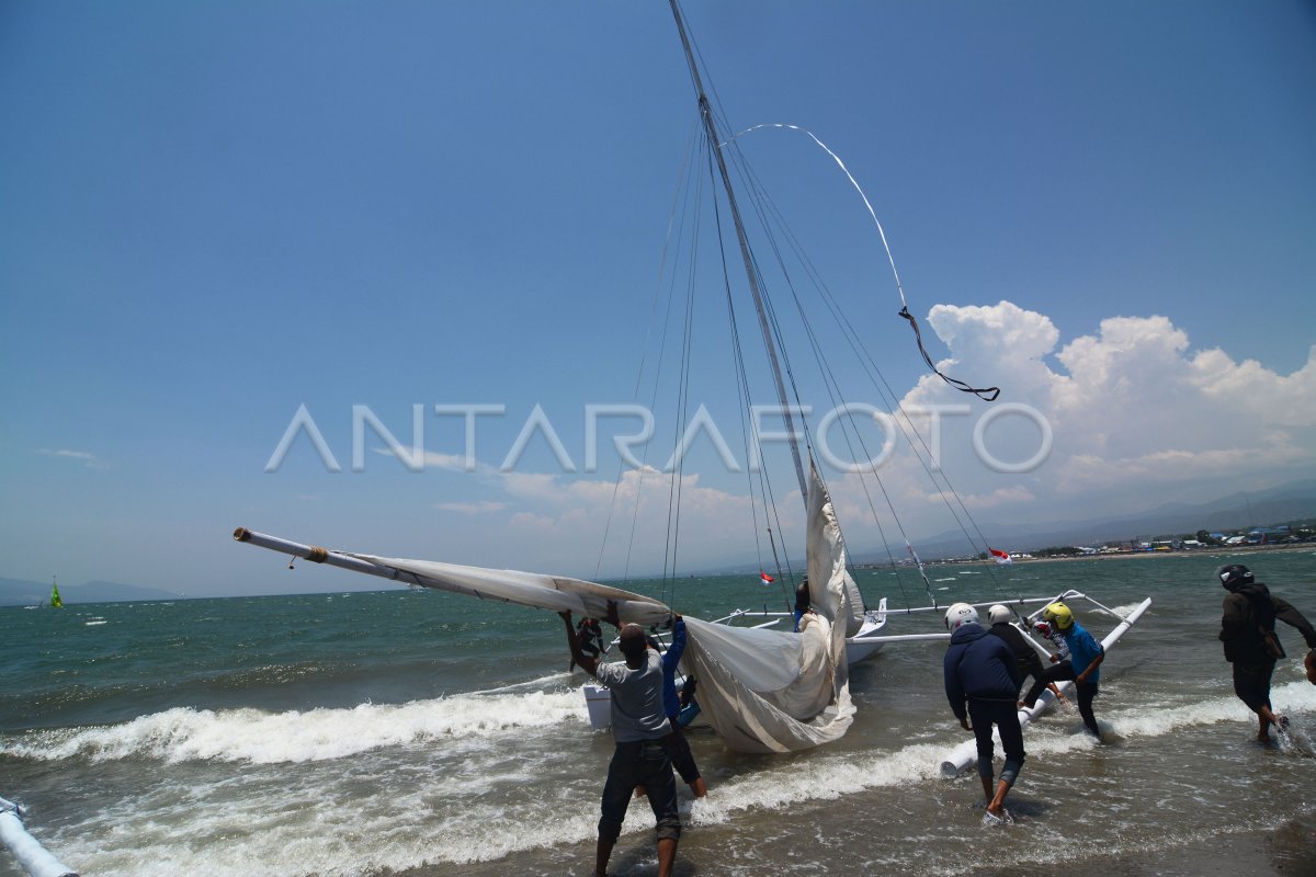 LOMBA PERAHU LAYAR ANTARA Foto