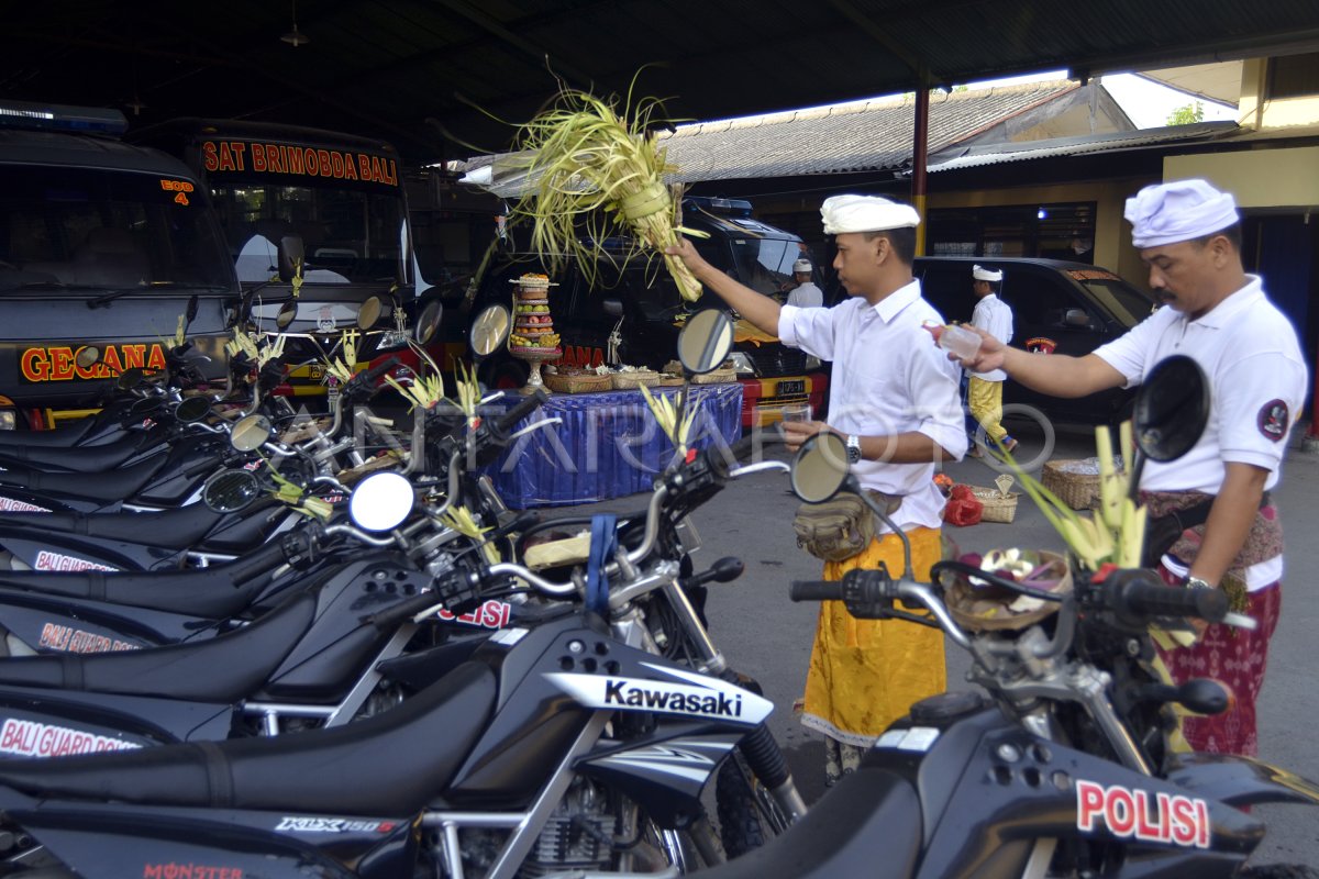 UPACARA TUMPEK LANDEP ANTARA Foto