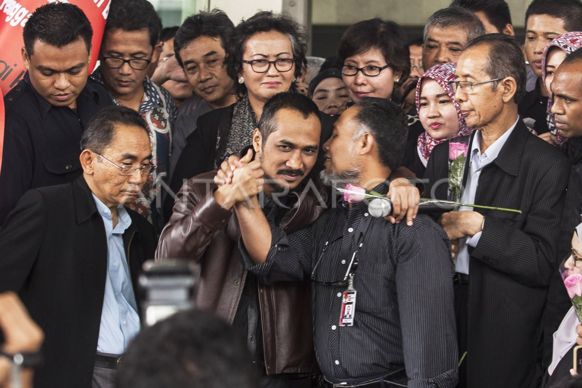 PELEPASAN BAMBANG WIDJOJANTO ANTARA Foto