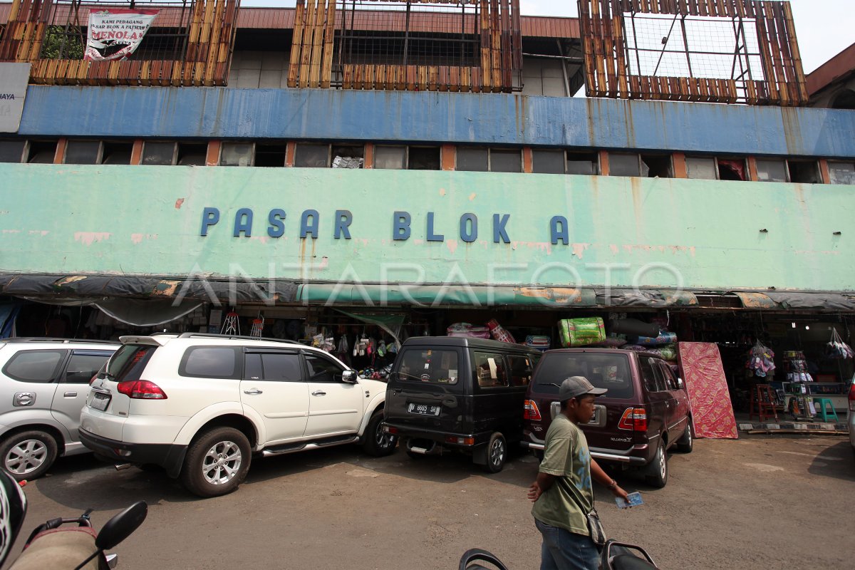 REVITALISASI PASAR BLOK A ANTARA Foto