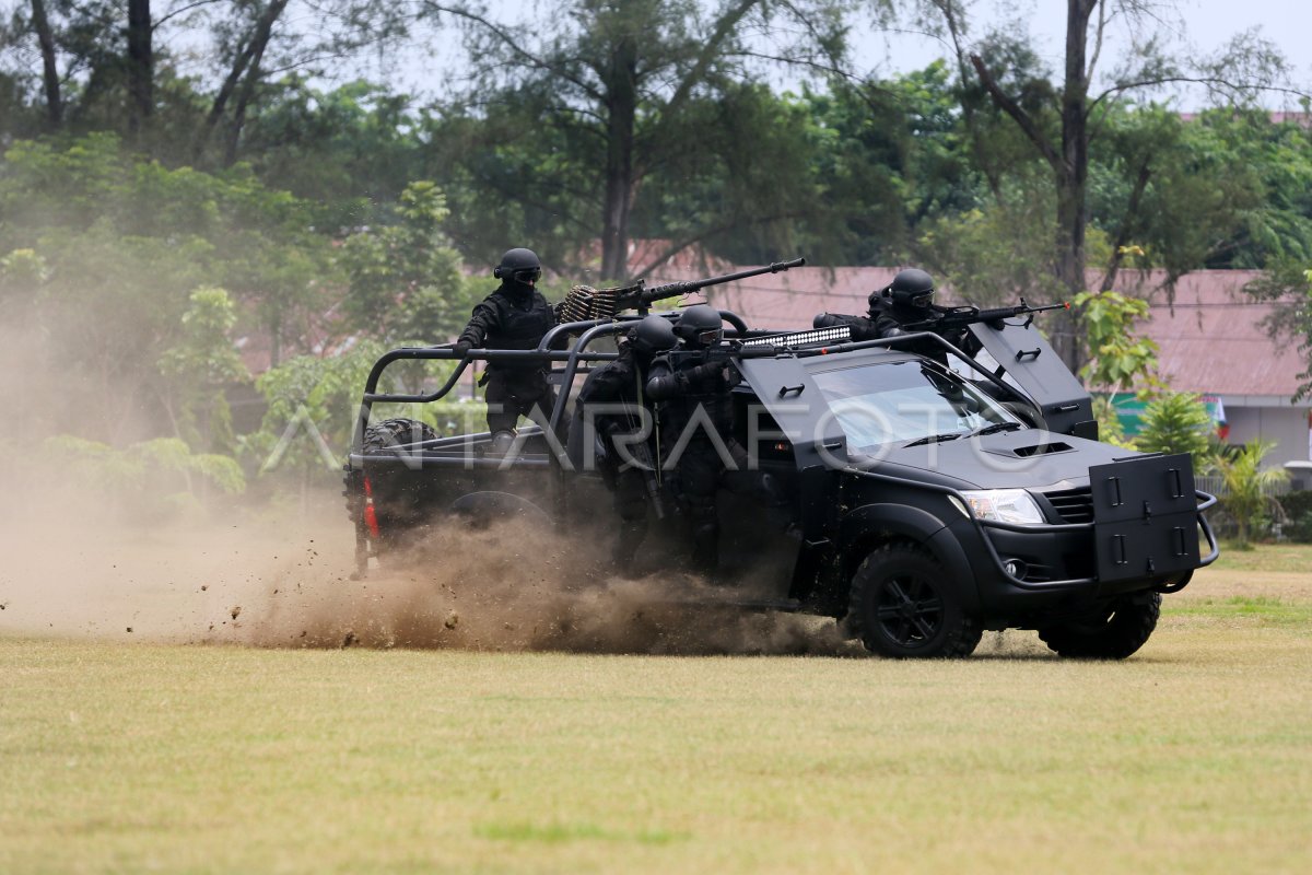 Kemampuan Prajurit Tni Raider Antara Foto