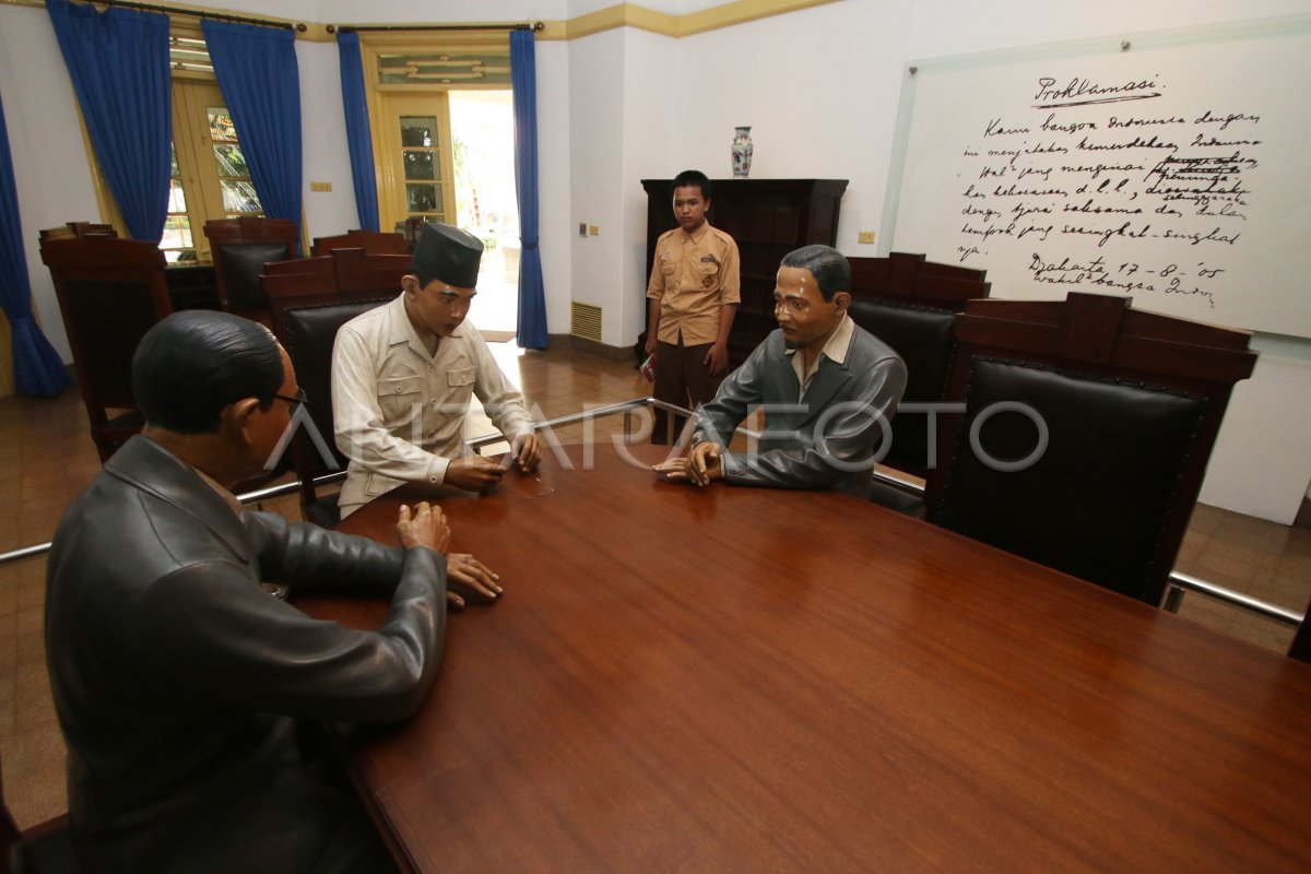 BERKUNJUNG KE MUSEUM PROKLAMASI ANTARA Foto