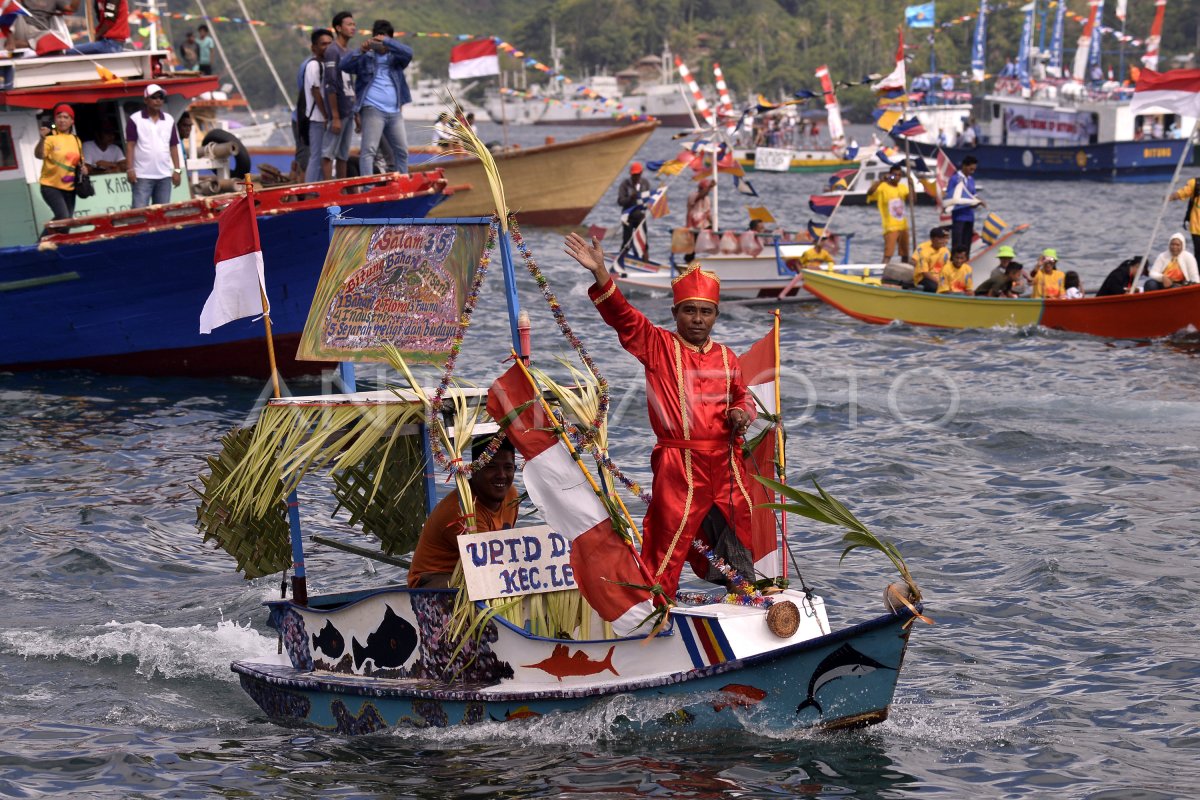 Parade Kapal Hias Festival Selat Lembeh Antara Foto