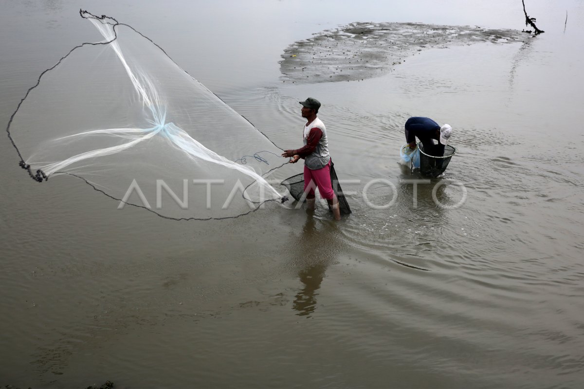 Pemberdayaan Nelayan Kecil Antara Foto