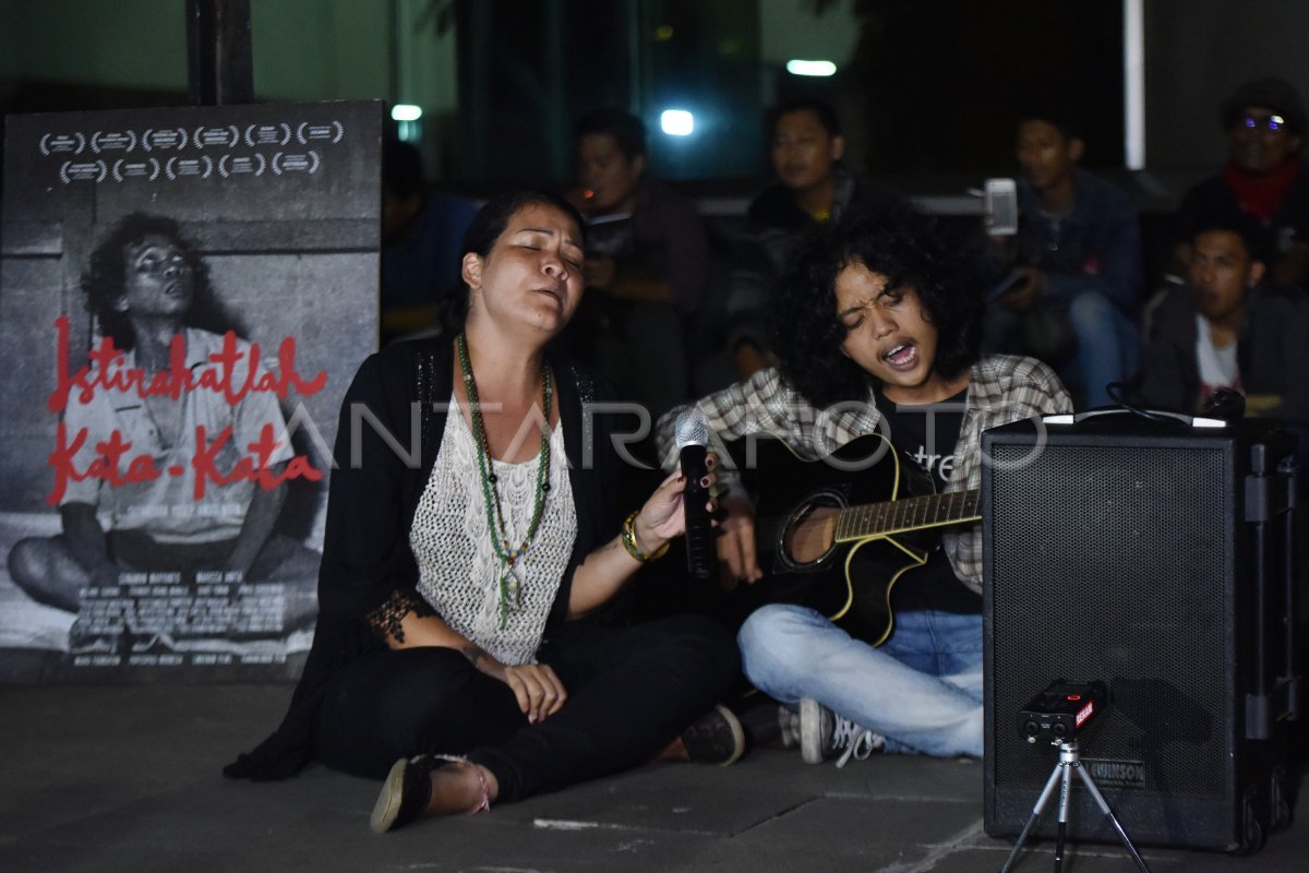 PEMBACAAN PUISI KARYA WIJI THUKUL ANTARA Foto