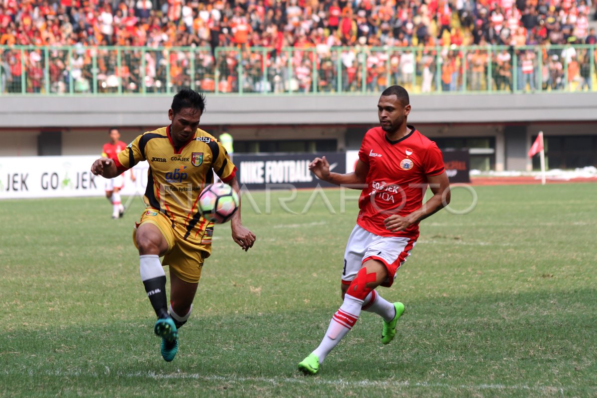 Mitra Kukar Tahan Imbang Persija Antara Foto