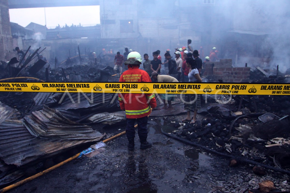 KEBAKARAN KEBAYORAN LAMA ANTARA Foto