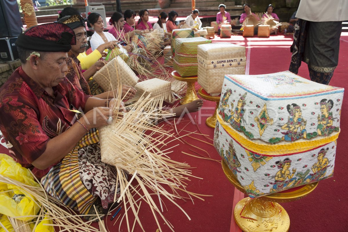 Lomba Kerajinan Anyaman Bambu Antara Foto