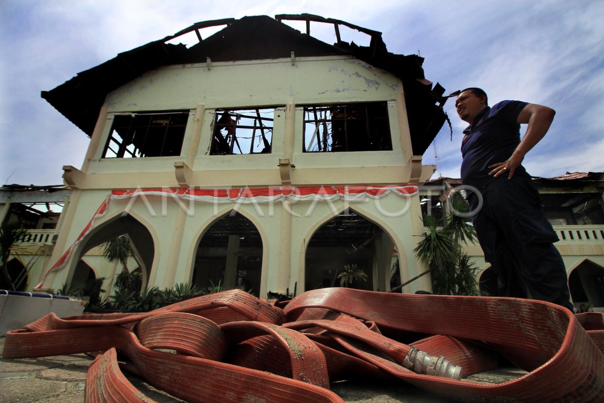 Pembakaran Kampus Unimal Aceh Antara Foto