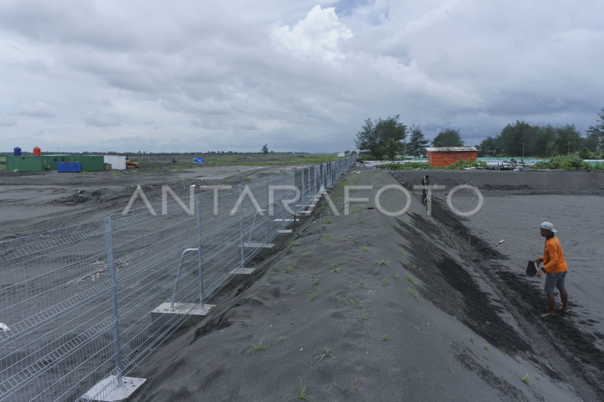 PEMBANGUNAN LANDASAN PACU BANDARA NYIA ANTARA Foto