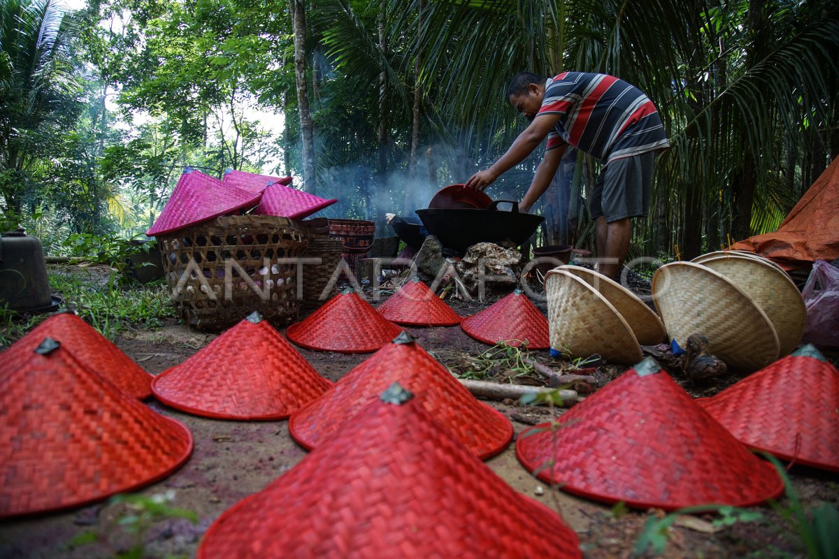 KERAJINAN BAMBU BATIK ANTARA Foto