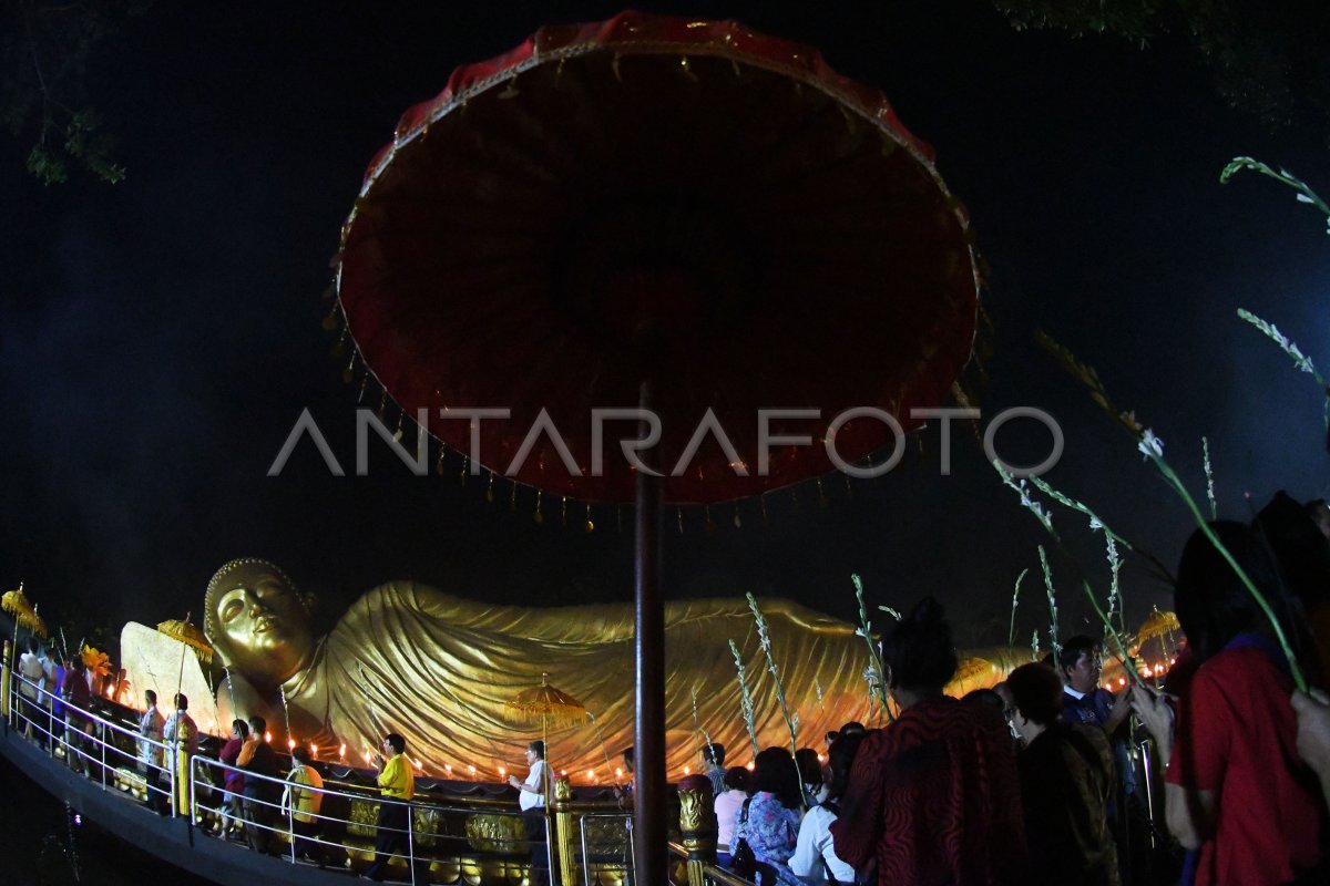 Perayaan Hari Raya Waisak Antara Foto