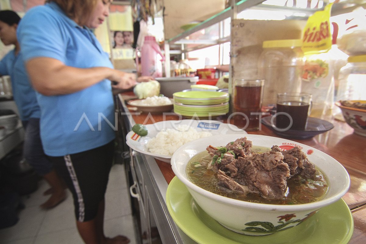 PRODUK UMKM DI REST AREA ANTARA Foto