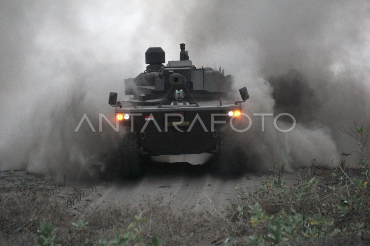 UJI DAYA GERAK MEDIUM TANK PINDAD ANTARA Foto