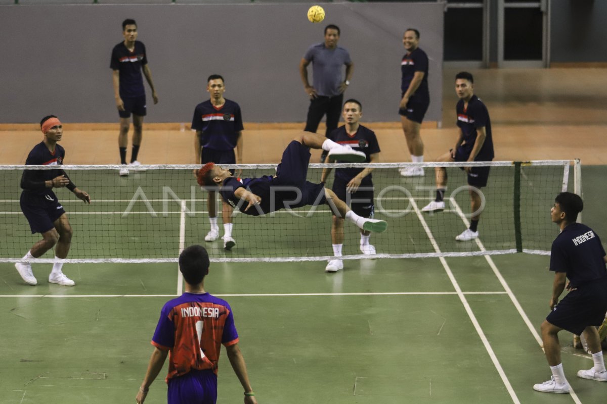 Latihan Timnas Sepak Takraw Indonesia Antara Foto